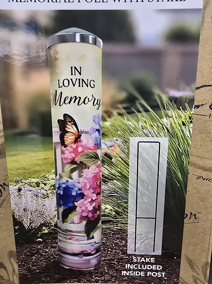 Memory pole
