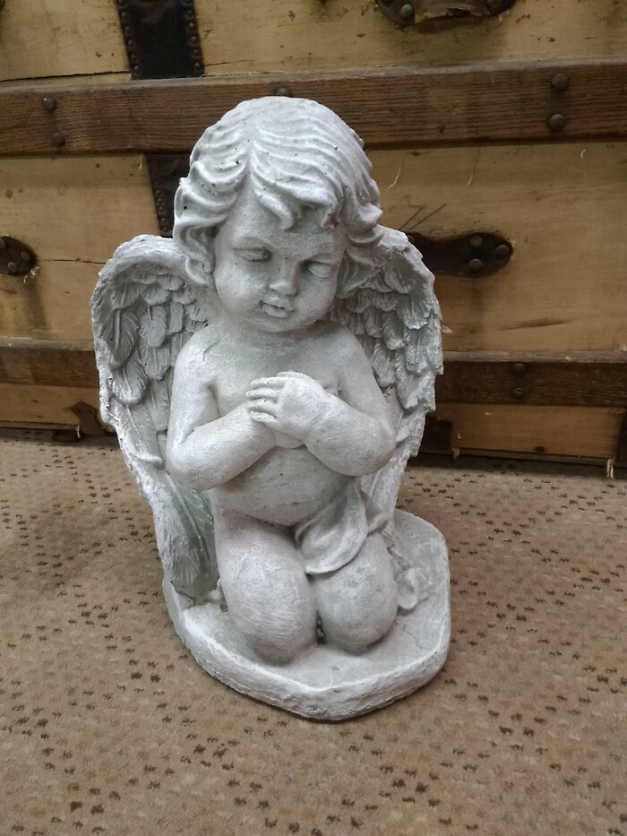 Sitting angel
