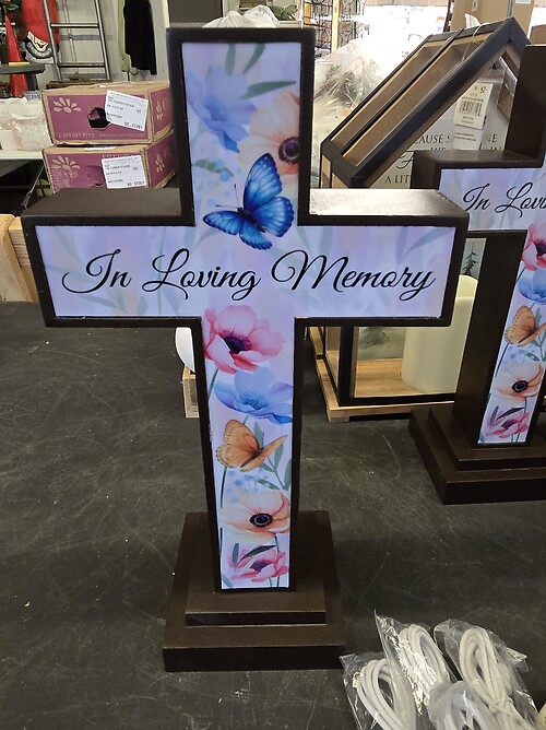Memory cross