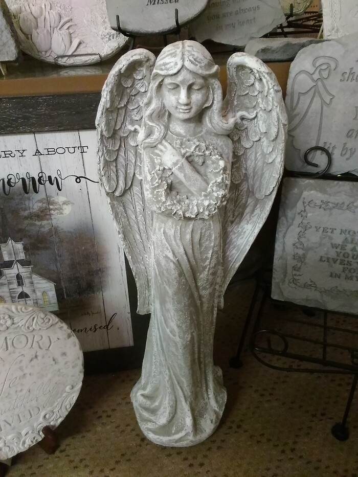 Angel with wreath